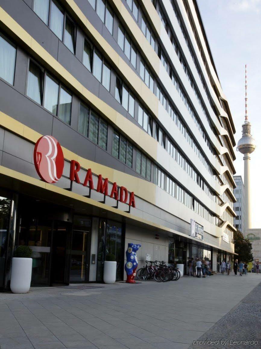 H4 Hotel Berlin Alexanderplatz Exterior foto